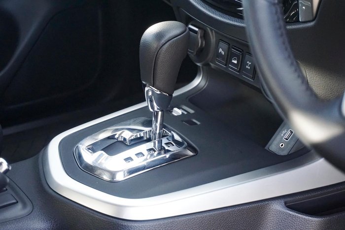 2024 Nissan Navara ST