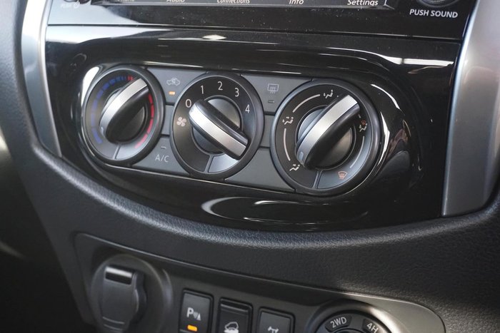 2024 Nissan Navara ST