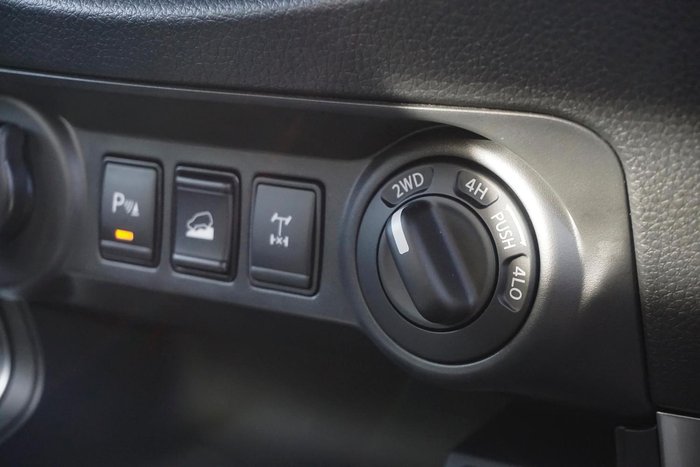 2024 Nissan Navara ST