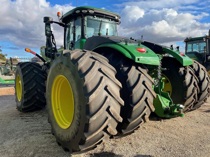 2019 John Deere 9570R Green