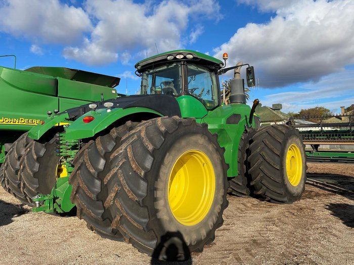 2019 John Deere 9570R Green