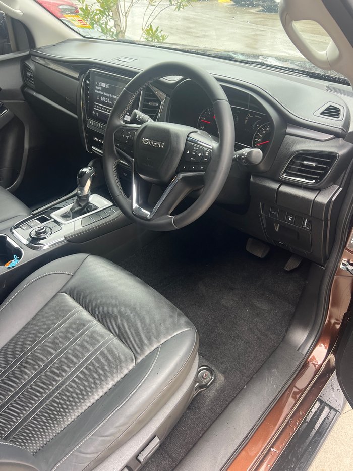 2022 Isuzu MU-X LS-T