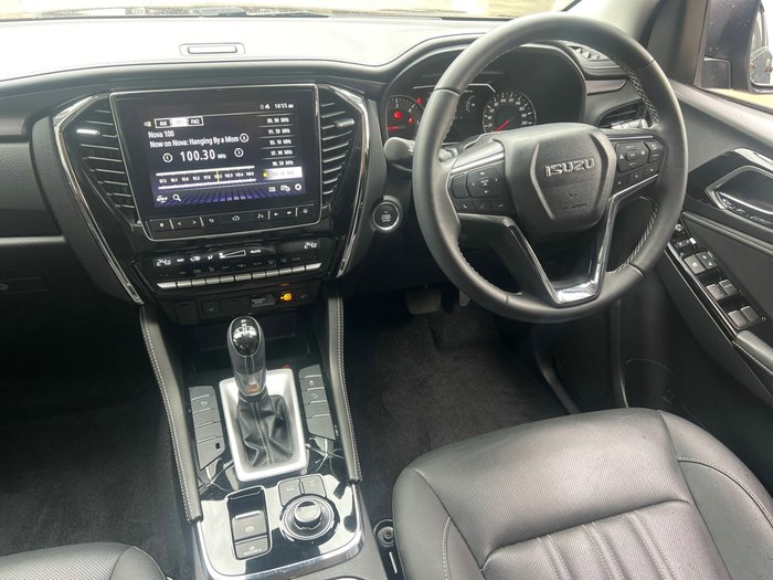 2022 Isuzu MU-X LS-T
