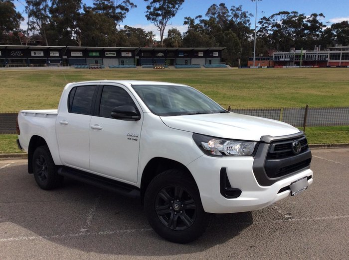 2023 Toyota Hilux SR