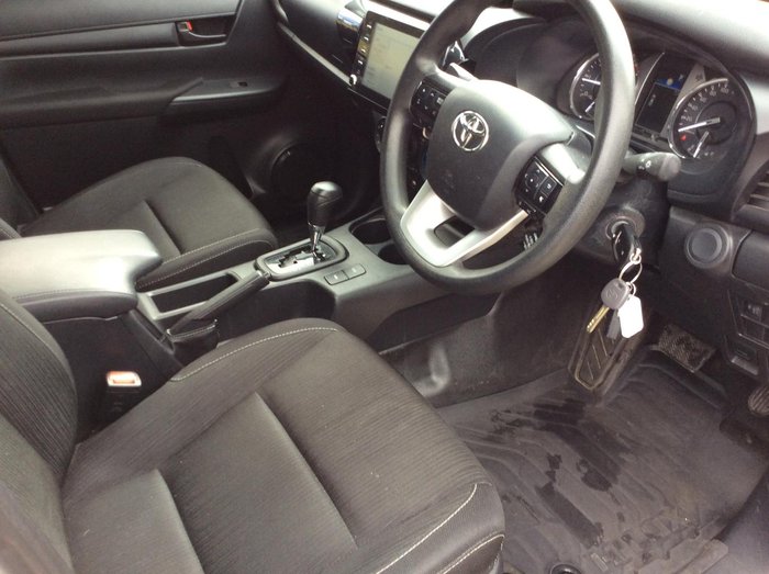 2023 Toyota Hilux SR