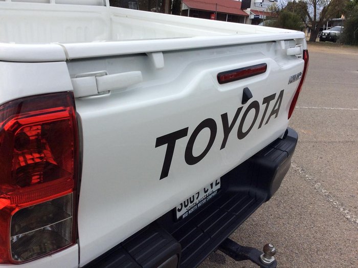 2023 Toyota Hilux SR