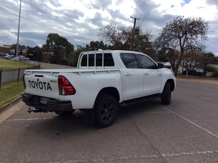 2023 Toyota Hilux SR
