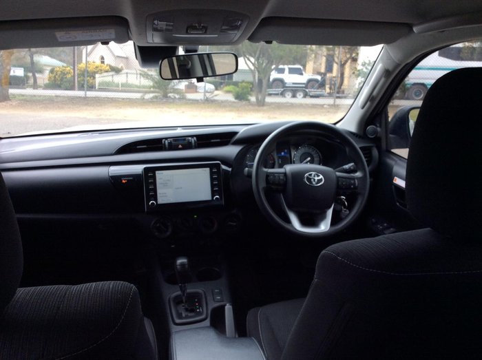 2023 Toyota Hilux SR