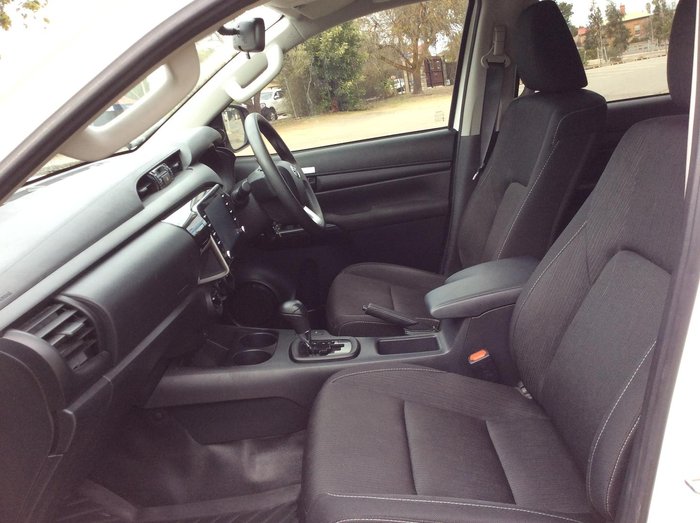 2023 Toyota Hilux SR