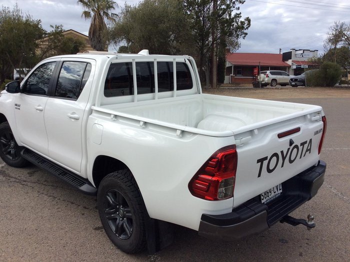 2023 Toyota Hilux SR