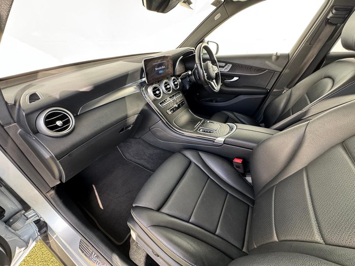 2021 Mercedes-Benz GLC-Class GLC300