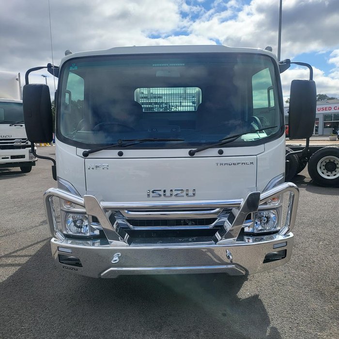 2025 Isuzu Npr 45/55-155 Amt Swb Tradepack