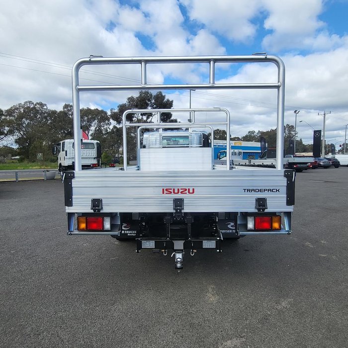 2025 Isuzu Npr 45-155 Amt Mwb Tradepack Premium TRADEPACK PREMIUM