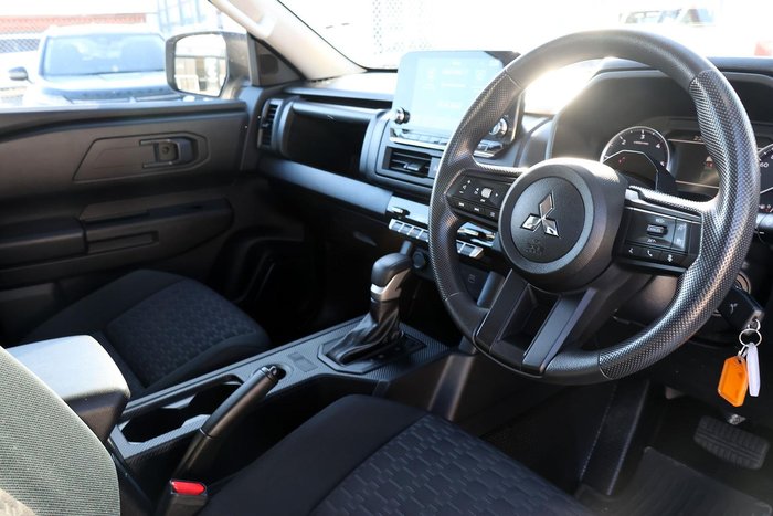 2024 Mitsubishi Triton GLX