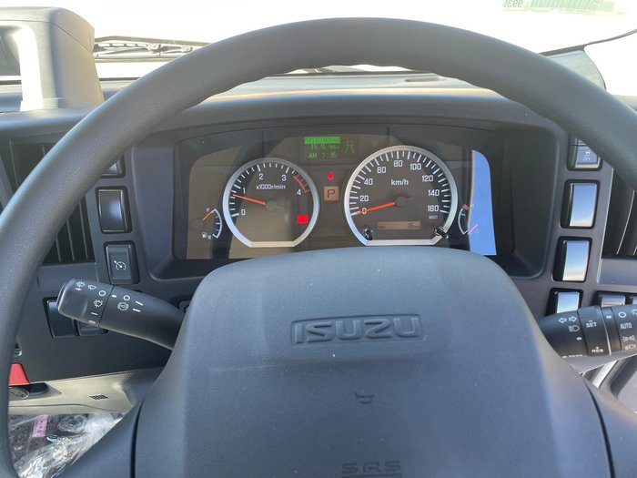 2025 Isuzu Nlr 45-150 AMT SWB