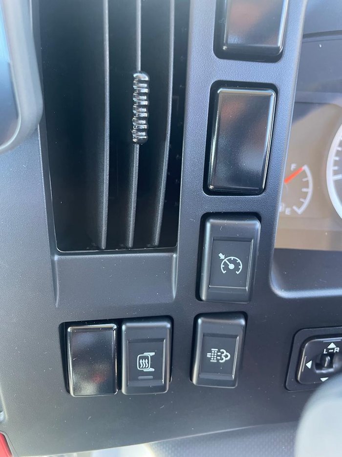 2025 Isuzu Nlr 45-150 AMT SWB