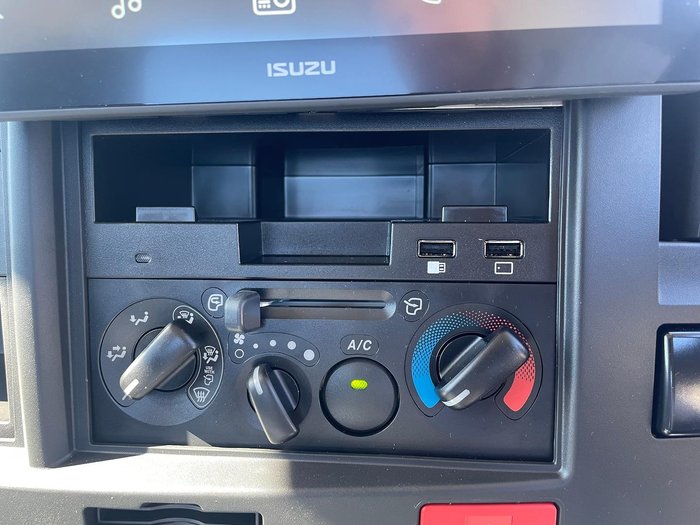 2025 Isuzu Nlr 45-150 AMT SWB