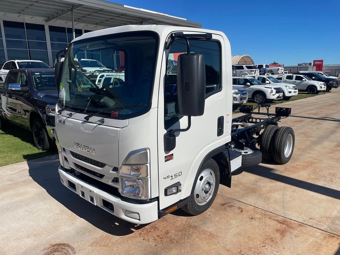 2025 Isuzu Nlr 45-150