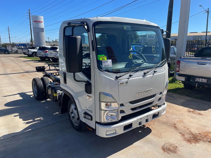 2025 Isuzu Nlr 45-150