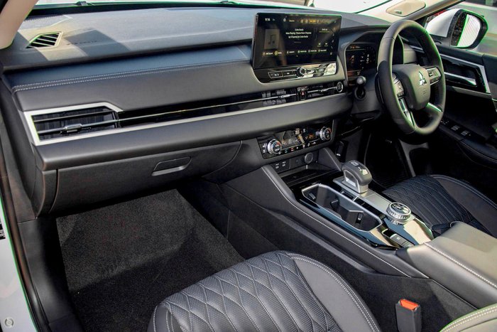 2025 Mitsubishi Outlander Exceed
