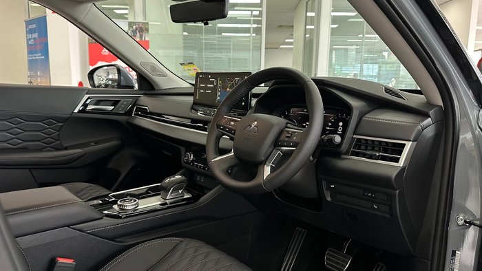 2025 Mitsubishi Outlander Exceed