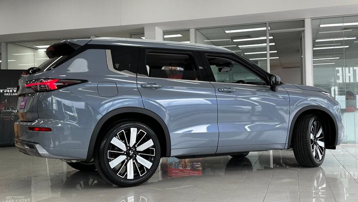 2025 Mitsubishi Outlander Exceed