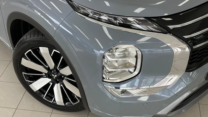 2025 Mitsubishi Outlander Exceed