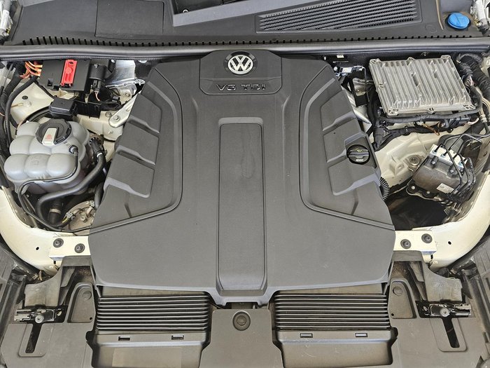 2019 Volkswagen Touareg 190TDI Launch Edition