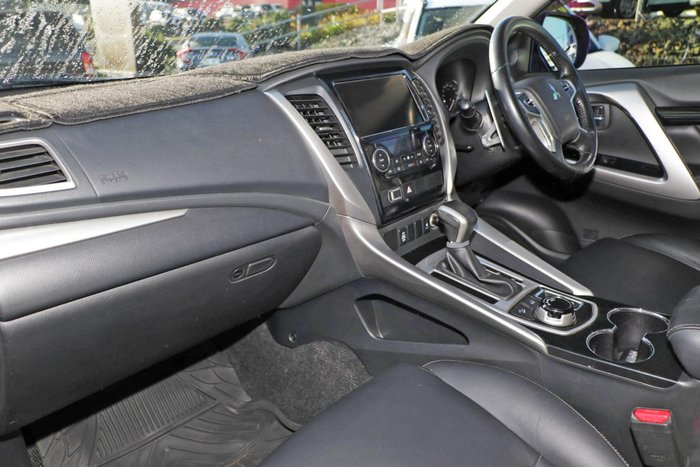 2016 Mitsubishi Pajero Sport GLS