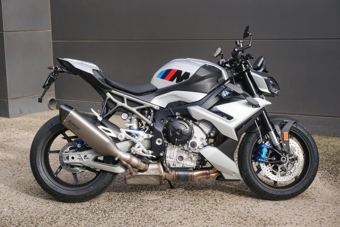 2025 BMW M 1000 R M 1000 White