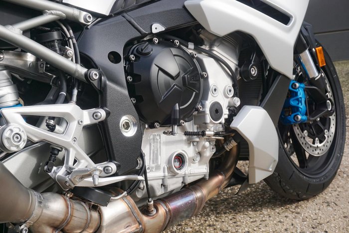 2025 BMW M 1000 R M 1000 White