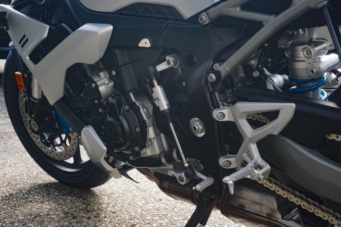 2025 BMW M 1000 R M 1000 White