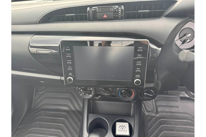 2024 Toyota Hilux SR