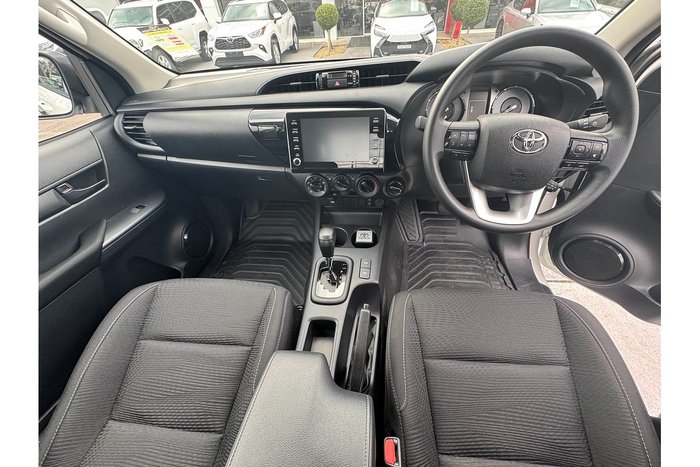 2024 Toyota Hilux SR