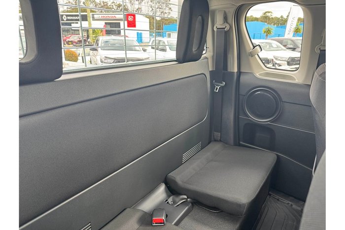 2024 Toyota Hilux SR