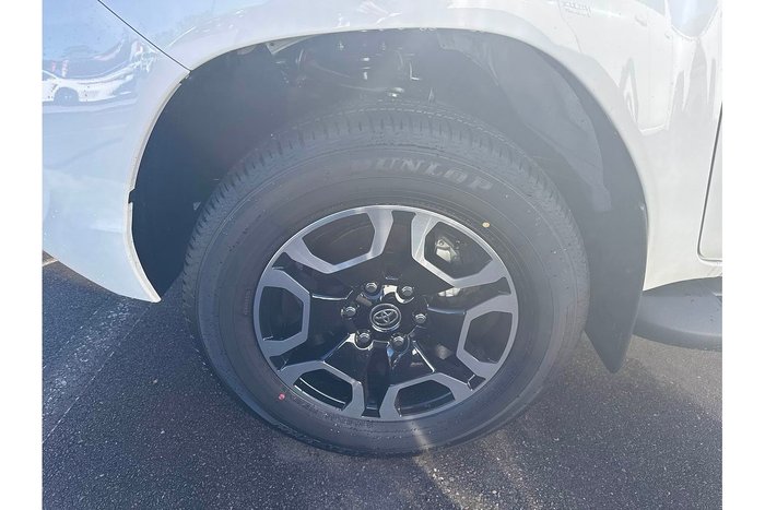 2024 Toyota Hilux SR