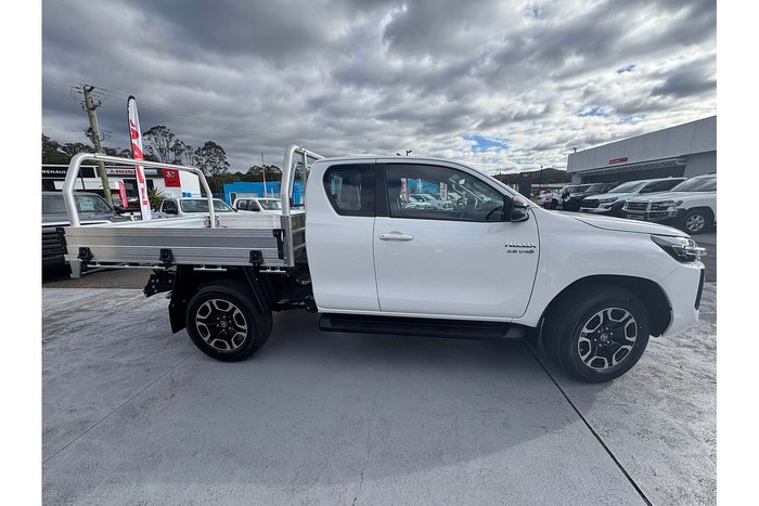 2024 Toyota Hilux SR