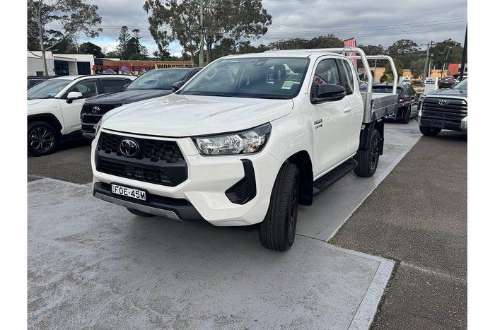 2024 Toyota Hilux SR