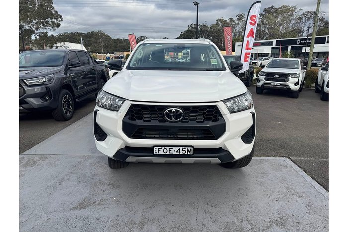 2024 Toyota Hilux SR