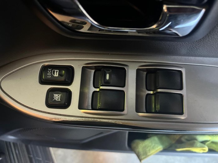 2014 Mitsubishi Pajero VR-X