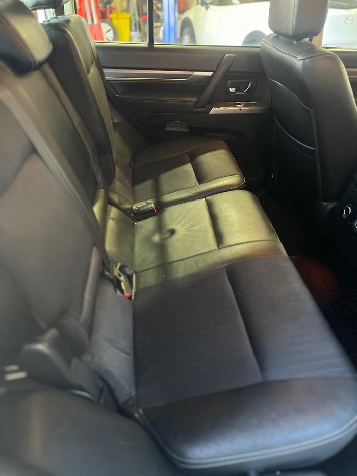 2014 Mitsubishi Pajero VR-X