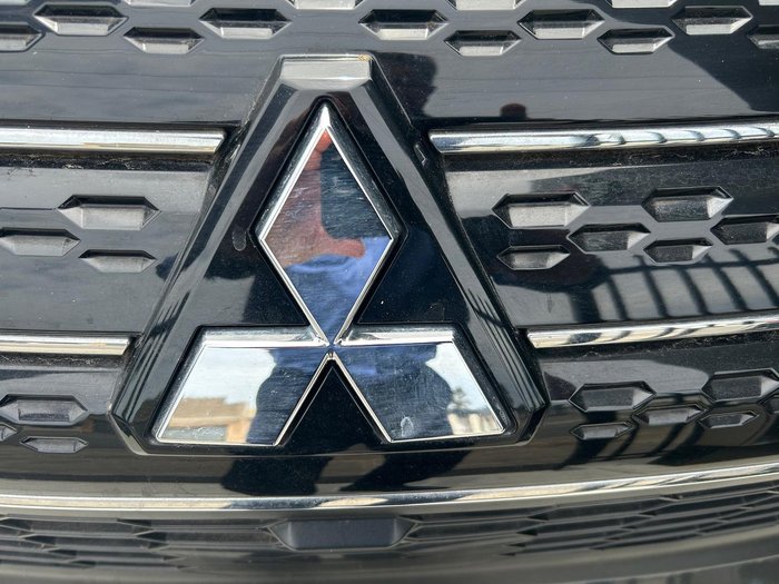 2023 Mitsubishi Outlander Exceed Tourer