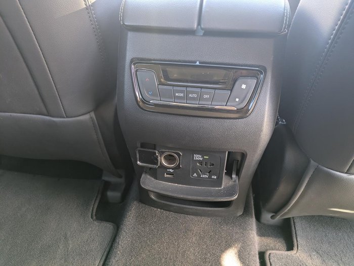 2022 LDV D90 Executive