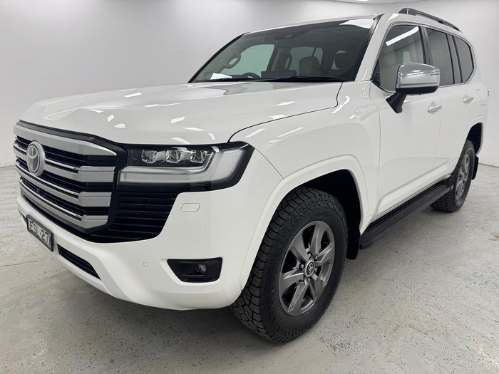 2022 Toyota Landcruiser Sahara FJA300R 4X4 Dual Range Glacier White