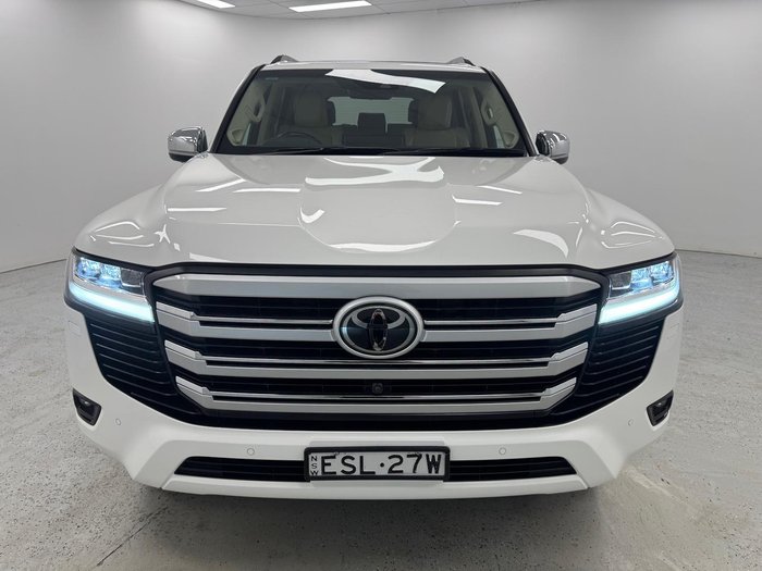 2022 Toyota Landcruiser Sahara FJA300R 4X4 Dual Range Glacier White