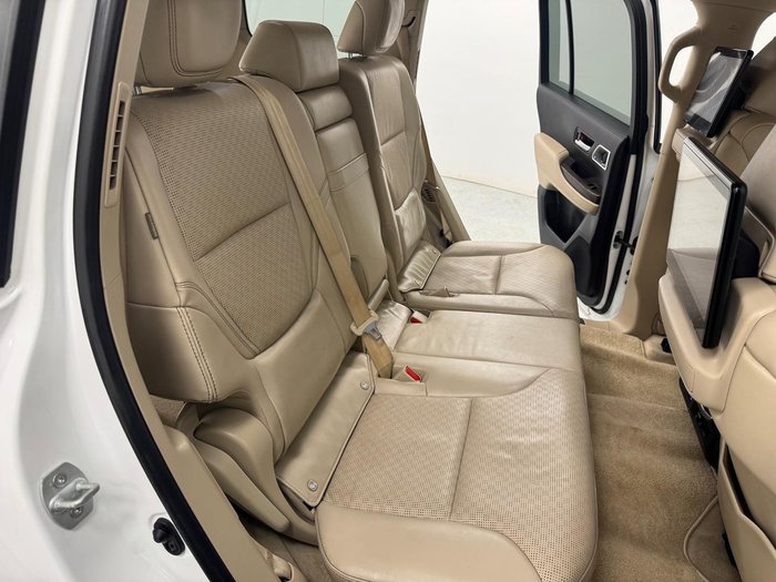 2022 Toyota Landcruiser Sahara FJA300R 4X4 Dual Range Glacier White