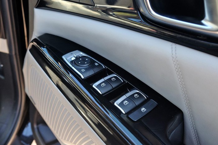 2020 Kia Carnival Platinum KA4 MY21 Aurora Black