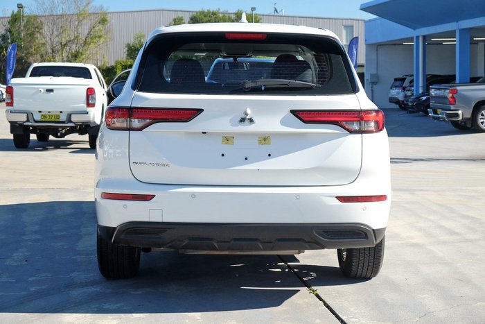 2024 Mitsubishi Outlander ES ZM MY24 White