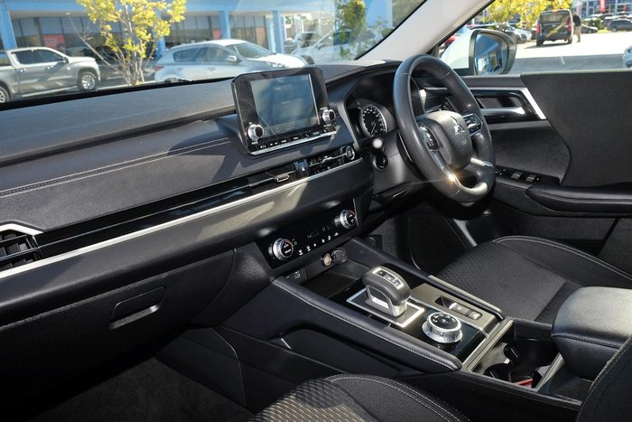 2024 Mitsubishi Outlander ES ZM MY24 White