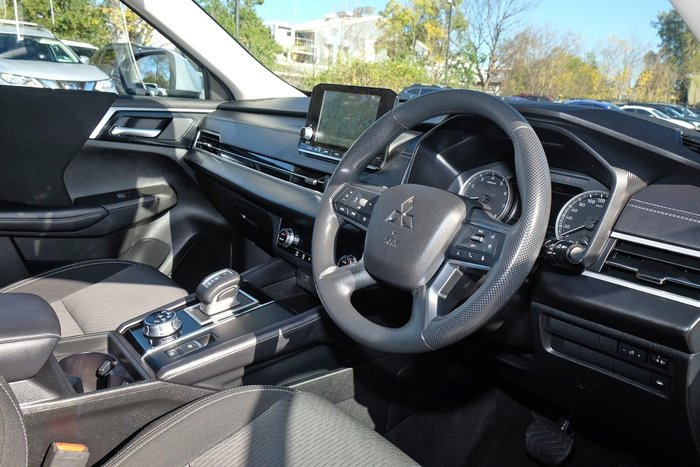 2024 Mitsubishi Outlander ES ZM MY24 White